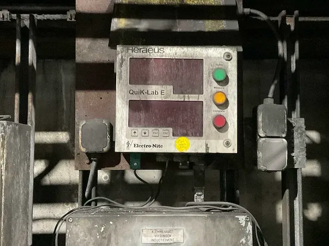 2009 inductotherm group europe 750kw pt dubbele inductie smeltende oven - afbeelding 18 van  82