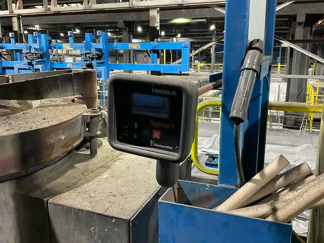 2009 inductotherm group europe 750kw pt dubbele inductie smeltende oven - afbeelding 9 van  82