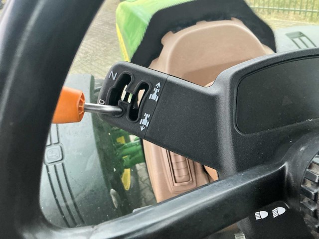 2009 john deere 8430 vierwielaangedreven landbouwtractor - afbeelding 13 van  25