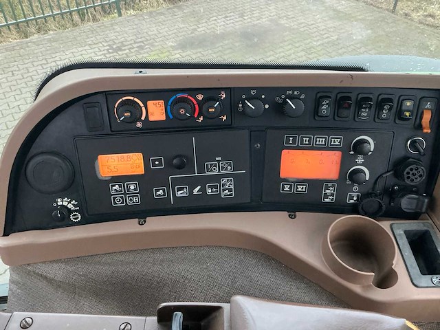 2009 john deere 8430 vierwielaangedreven landbouwtractor - afbeelding 17 van  25