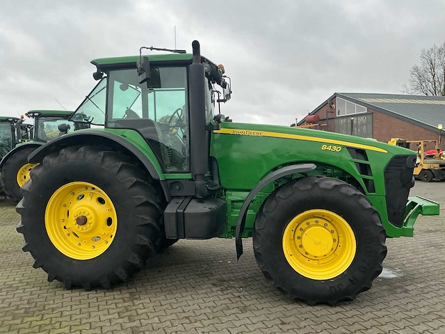 2009 john deere 8430 vierwielaangedreven landbouwtractor - afbeelding 19 van  25