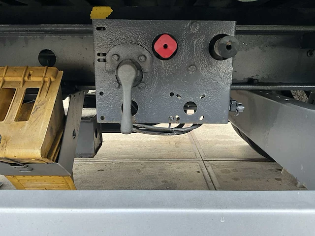 2009 krone zzw-18 middenasaanhanger met afzetbak - afbeelding 11 van  29