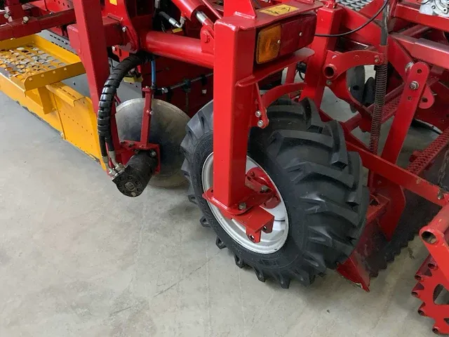 2009 m-h mp 1500/1800 multi bootplanter - afbeelding 26 van  40