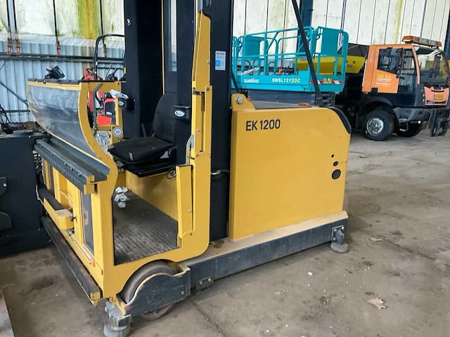 2009 magaziner ek1200 heftruck voor smalle gangpaden - afbeelding 13 van  18