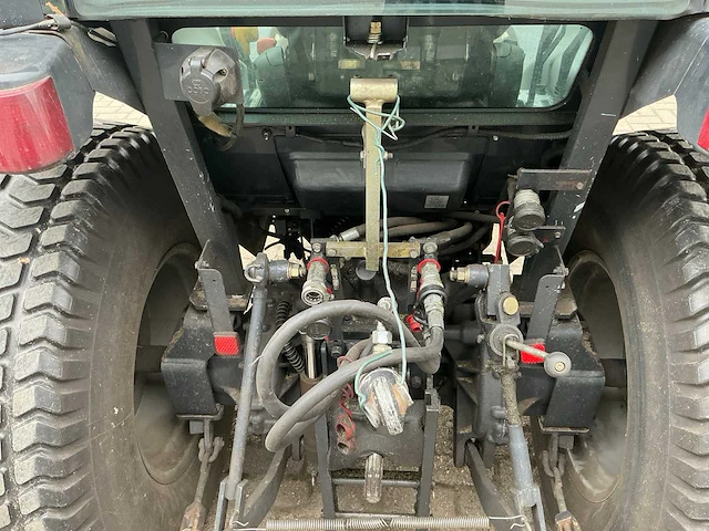 2009 massey ferguson 1547 smalspoor- en compacttractor - afbeelding 3 van  25
