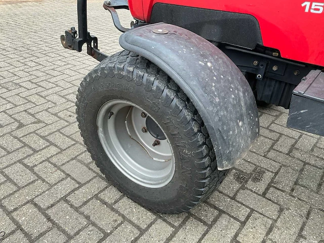 2009 massey ferguson 1547 smalspoor- en compacttractor - afbeelding 7 van  25
