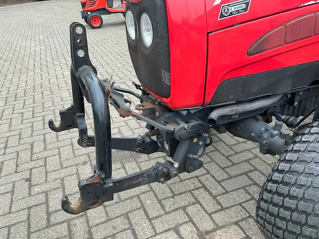 2009 massey ferguson 1547 smalspoor- en compacttractor - afbeelding 8 van  25