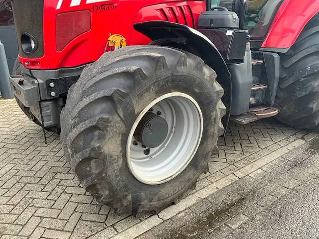 2009 massey ferguson 6480 tractor met herder mbk 518ls maaiarm - afbeelding 8 van  32