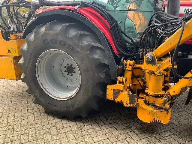 2009 massey ferguson 6480 tractor met herder mbk 518ls maaiarm - afbeelding 10 van  32