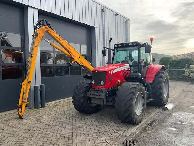 2009 massey ferguson 6480 tractor met herder mbk 518ls maaiarm - afbeelding 1 van  32