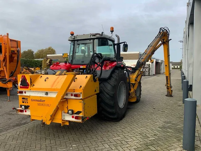 2009 massey ferguson 6480 tractor met herder mbk 518ls maaiarm - afbeelding 31 van  32