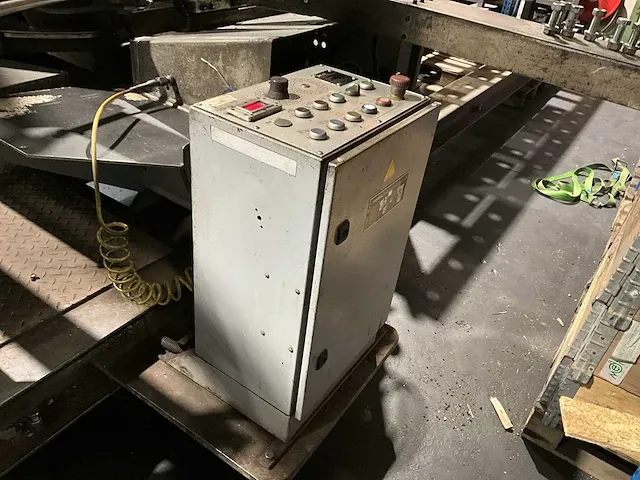 2009 meba 410dg bandzaagmachine - afbeelding 37 van  39
