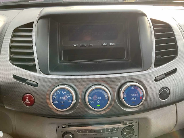 2009 mitsubishi l200 dc bedrijfswagen - afbeelding 3 van  14