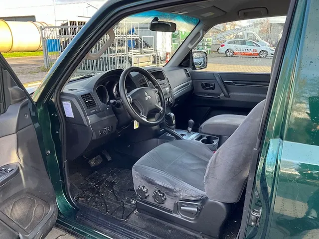 2009 mitsubishi pajero 3.2 di-d automatic invite high roof bedrijfswagen - afbeelding 4 van  28