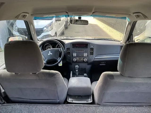 2009 mitsubishi pajero 3.2 di-d automatic invite high roof bedrijfswagen - afbeelding 16 van  28