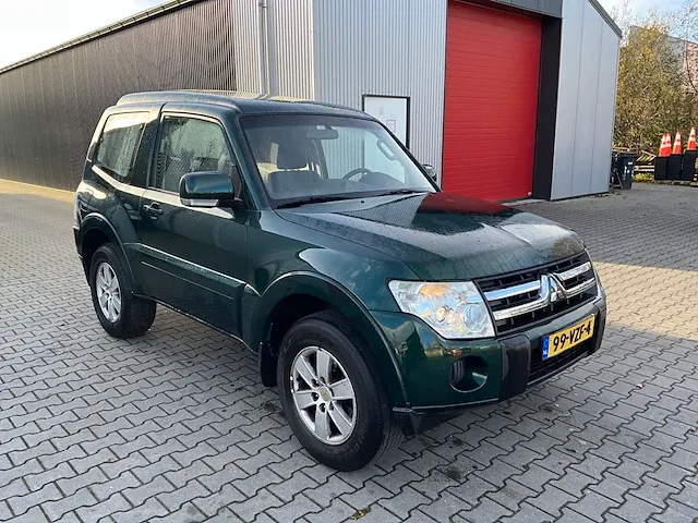 2009 mitsubishi pajero 3.2 di-d automatic invite high roof bedrijfswagen - afbeelding 12 van  28