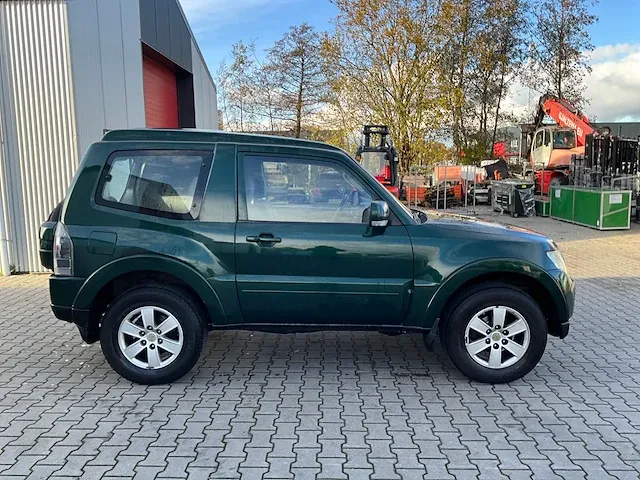 2009 mitsubishi pajero 3.2 di-d automatic invite high roof bedrijfswagen - afbeelding 25 van  28