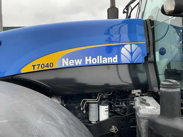 2009 new holland t7040 vierwielaangedreven landbouwtractor - afbeelding 8 van  41