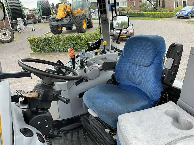 2009 new holland t7040 vierwielaangedreven landbouwtractor - afbeelding 21 van  41