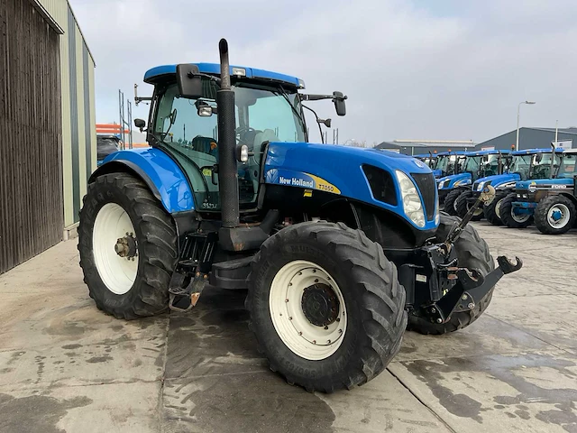 2009 new holland t7050 powercommand supersteer vierwielaangedreven landbouwtractor - afbeelding 32 van  37