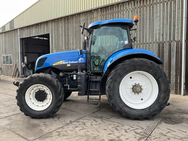 2009 new holland t7050 powercommand supersteer vierwielaangedreven landbouwtractor - afbeelding 36 van  37