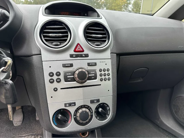 2009 opel corsa personenauto - afbeelding 11 van  37