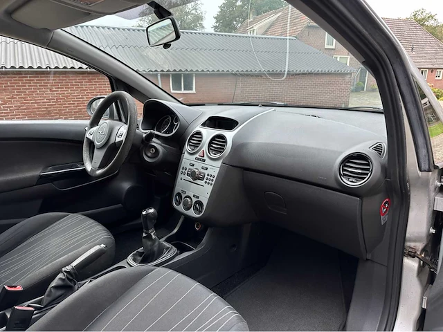 2009 opel corsa personenauto - afbeelding 15 van  37