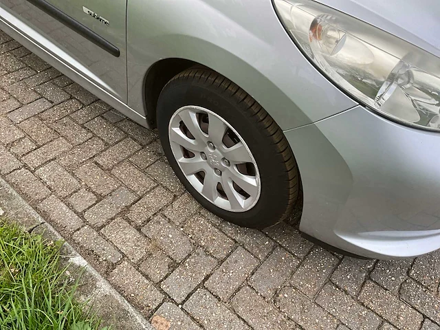 2009 peugeot 207 personenauto - afbeelding 9 van  18