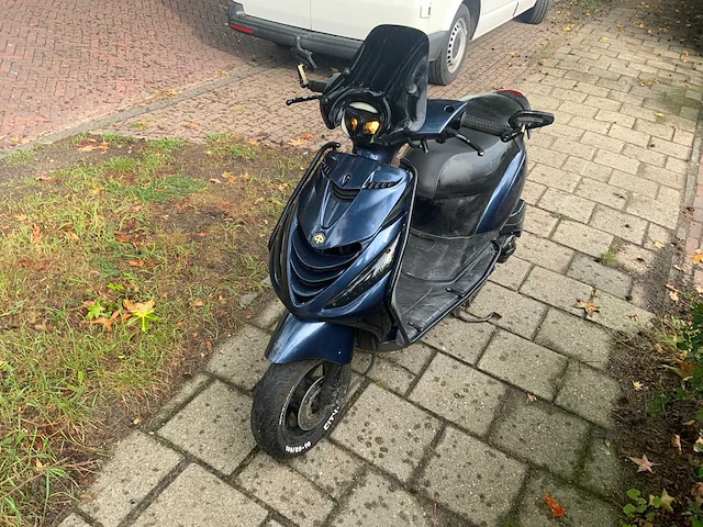 2009 piaggio zip 2000 bromscooter - afbeelding 8 van  15