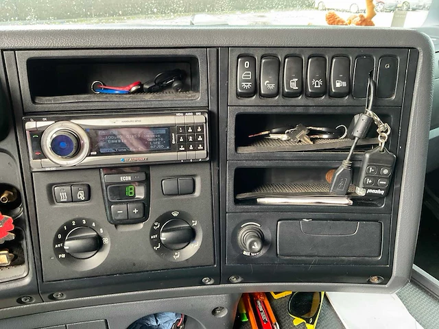 2009 scania r440 vrachtwagen - afbeelding 15 van  31