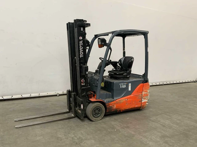 2009 toyota 8fbet18 vorkheftruck met accu van 2023 - afbeelding 1 van  31