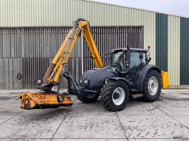 2009 valtra t182 direct vierwielaangedreven landbouwtractor - afbeelding 1 van  45