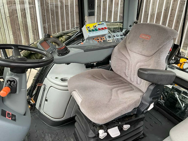 2009 valtra t182 direct vierwielaangedreven landbouwtractor - afbeelding 25 van  45