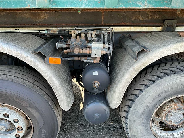 2009 volvo fm440 10x4 euro5 haakarmvrachtwagen met container - afbeelding 18 van  55