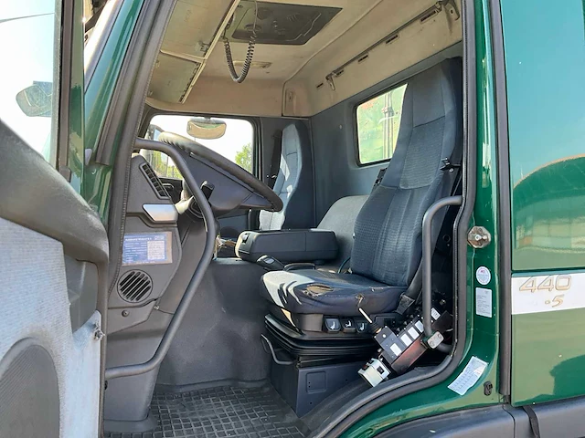 2009 volvo fm440 10x4 euro5 haakarmvrachtwagen met container - afbeelding 37 van  55