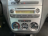 2010 - fiat - grande punto - 1.4 nerobianco - personenauto - afbeelding 2 van  16