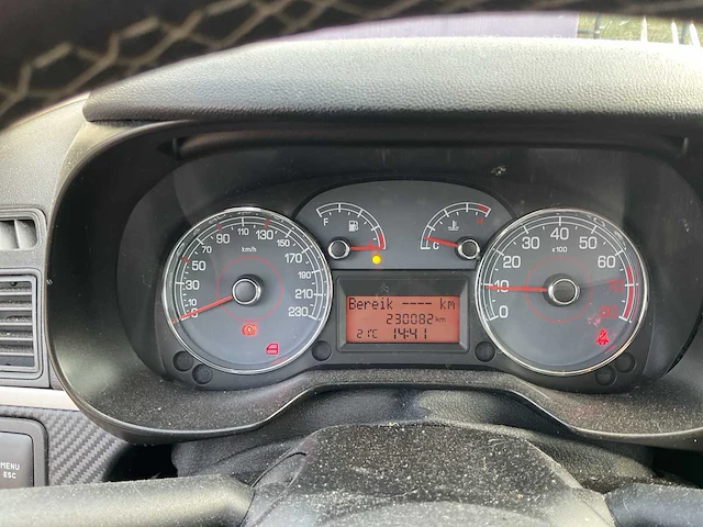 2010 - fiat - grande punto - 1.4 nerobianco - personenauto - afbeelding 7 van  16