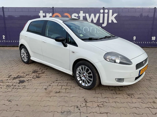 2010 - fiat - grande punto - 1.4 nerobianco - personenauto - afbeelding 9 van  16