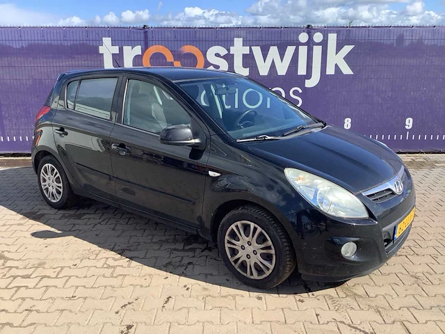 2010 - hyundai - i20 - 1.4i dynamic - personenauto - afbeelding 5 van  12