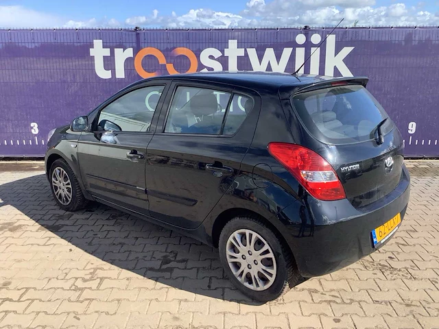 2010 - hyundai - i20 - 1.4i dynamic - personenauto - afbeelding 6 van  12