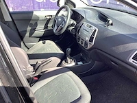 2010 - hyundai - i20 - 1.4i dynamic - personenauto - afbeelding 8 van  12