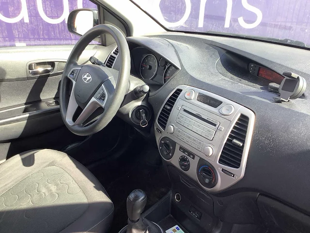 2010 - hyundai - i20 - 1.4i dynamic - personenauto - afbeelding 9 van  12
