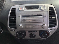2010 - hyundai - i20 - 1.4i dynamic - personenauto - afbeelding 11 van  12
