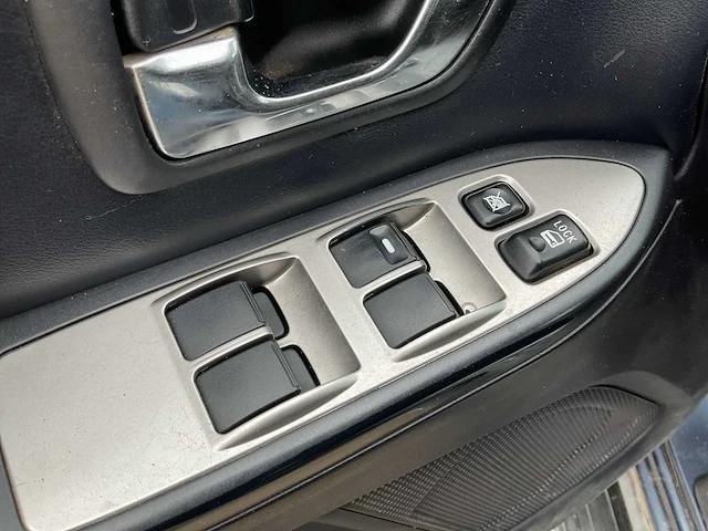 2010 - mitsubishi - pajero - 3.2 di-d instyle sw - bedrijfswagen - afbeelding 2 van  19
