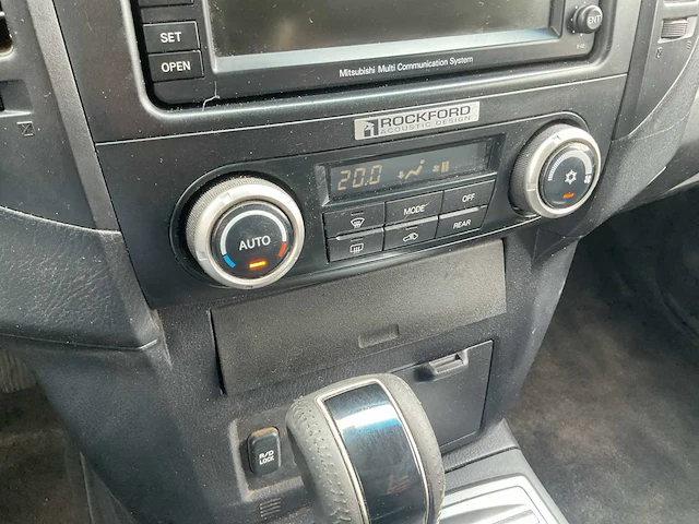 2010 - mitsubishi - pajero - 3.2 di-d instyle sw - bedrijfswagen - afbeelding 5 van  19
