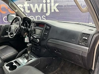 2010 - mitsubishi - pajero - 3.2 di-d instyle sw - bedrijfswagen - afbeelding 15 van  19