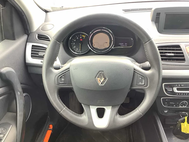 2010 - renault - mégane estate - 1.4 tce dynamique - personenauto - afbeelding 2 van  13