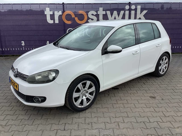 2010 - volkswagen - golf - 1.2 tsi highl. bluem - personenauto - afbeelding 1 van  13