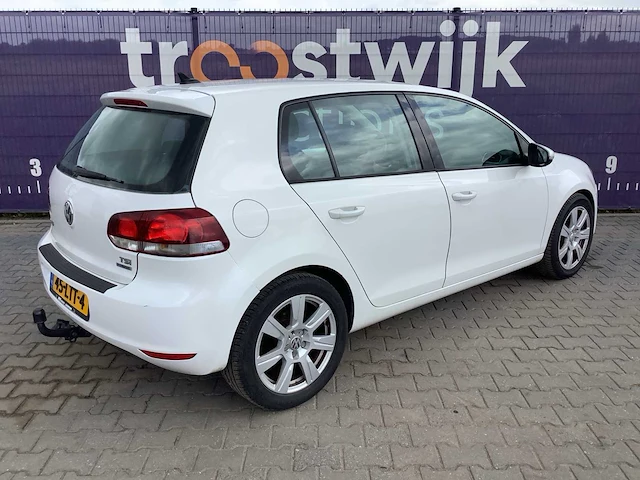 2010 - volkswagen - golf - 1.2 tsi highl. bluem - personenauto - afbeelding 8 van  13