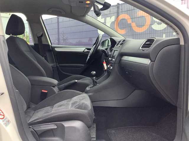 2010 - volkswagen - golf - 1.2 tsi highl. bluem - personenauto - afbeelding 9 van  13